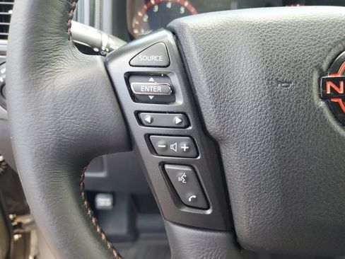 Used 2023 Nissan Titan PRO-4X w/ Pro-4x Convenience Package AWD/4WD image 11