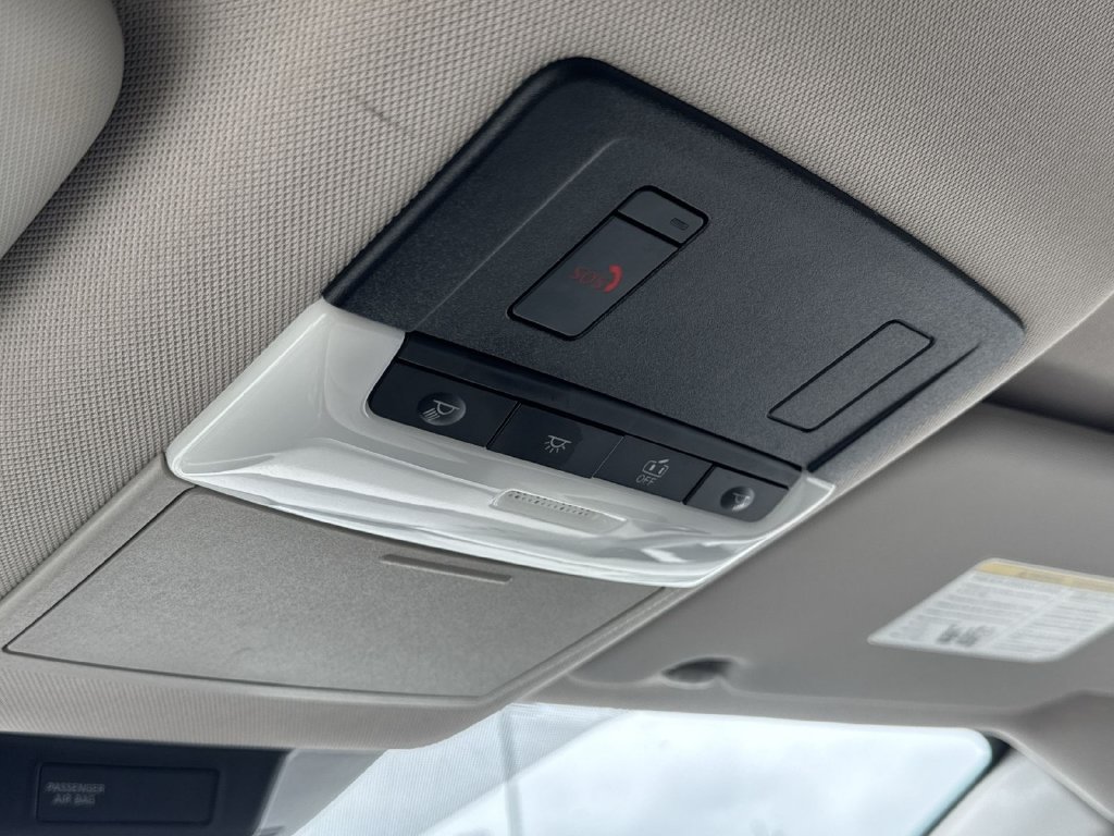 Used 2025 Nissan Rogue SV FWD image 26