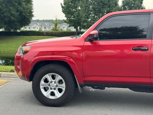 Used 2017 Toyota 4Runner SR5 RWD image 8