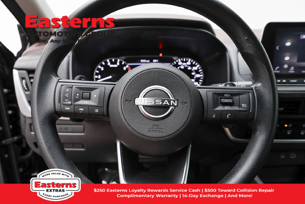 Used 2023 Nissan Rogue S AWD/4WD image 11