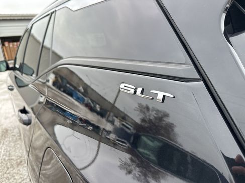 Used 2024 GMC Terrain SLT image 13