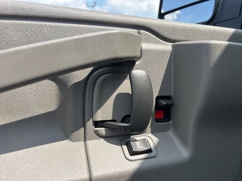 New 2025 Chevrolet Express 2500 image 12