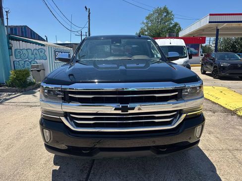 Used 2018 Chevrolet Silverado 1500 High Country AWD/4WD image 2