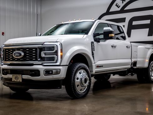 Used 2026 Ford F450 Platinum w/ Platinum Plus Package image 34