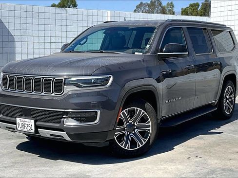 Certified 2024 Jeep Wagoneer L Series II w/ Flexible Seating Group AWD/4WD image 2