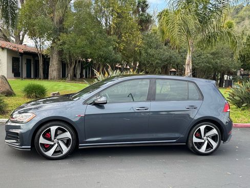 Used 2018 Volkswagen GTI SE image 2