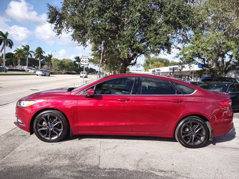 Used 2018 Ford Fusion SE w/ Equipment Group 201A image 5