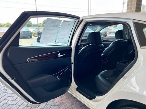 Used 2017 Kia Cadenza Premium FWD image 42