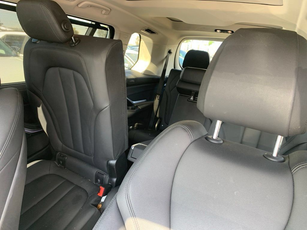 Used 2022 BMW X7 xDrive40i w/ Premium Package AWD/4WD image 13