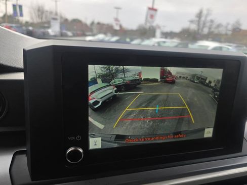 Certified 2024 Toyota Tacoma SR5 AWD/4WD image 27