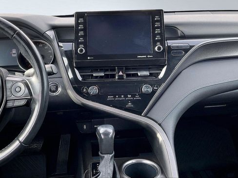 Used 2022 Toyota Camry XSE image 7