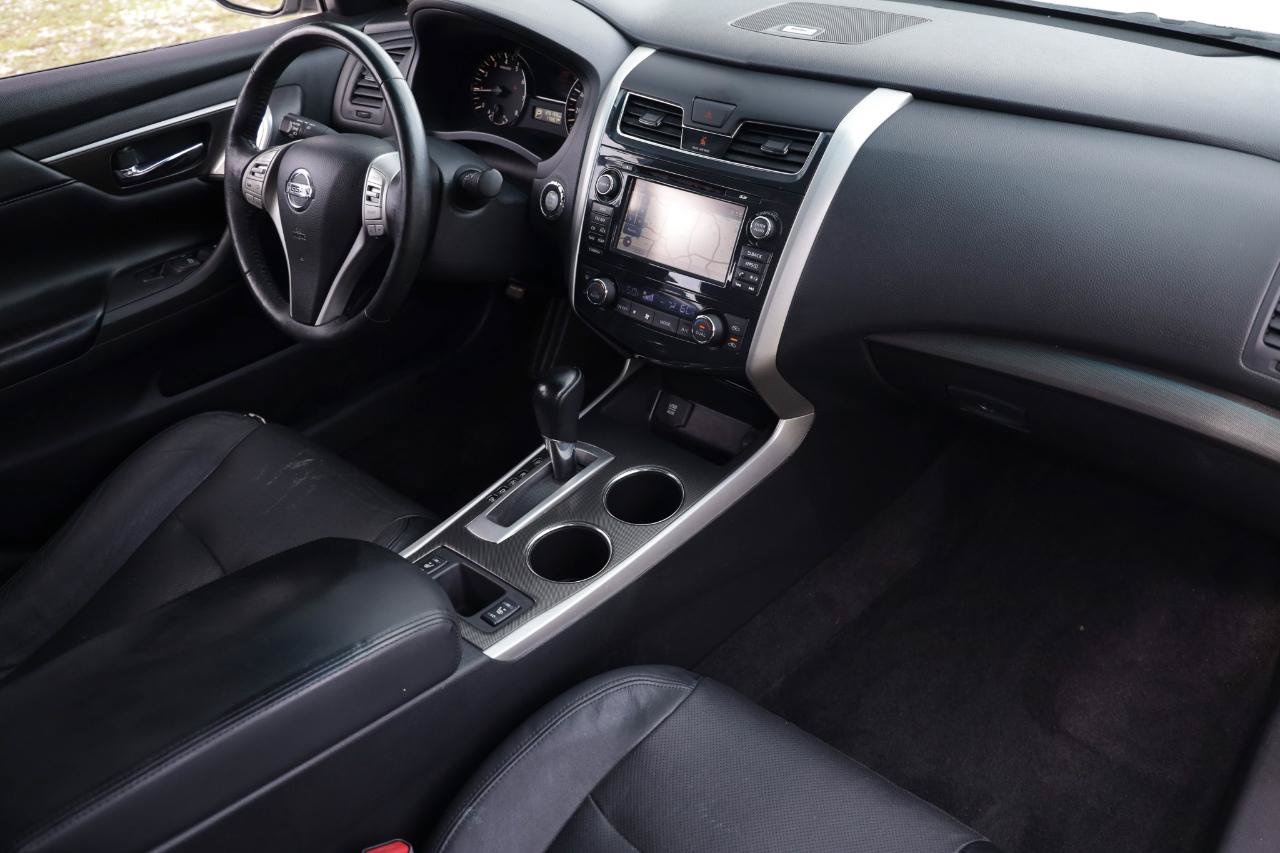 Used 2015 Nissan Altima 2.5 SL w/ Technology Package FWD image 18