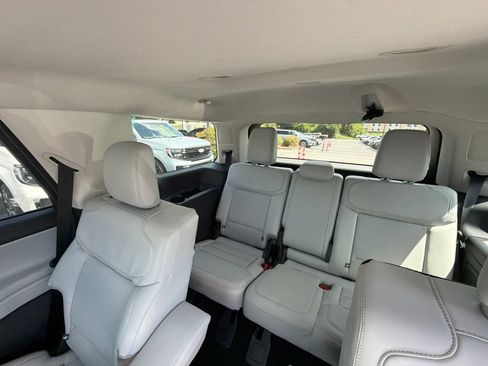 New 2027 Ford Expedition Platinum AWD/4WD image 17
