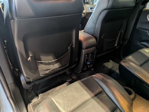 Used 2015 Dodge Durango R/T w/ Technology Group AWD/4WD image 15