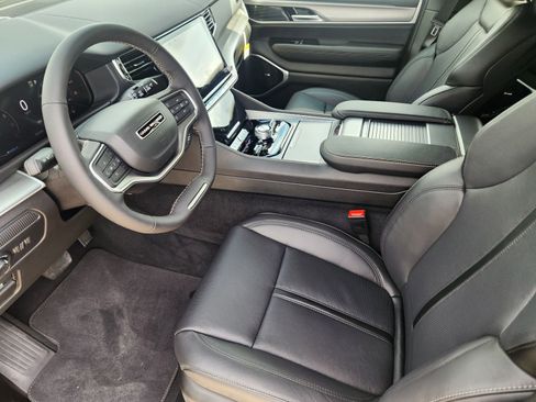 New 2026 Jeep Grand Wagoneer Limited AWD/4WD image 12