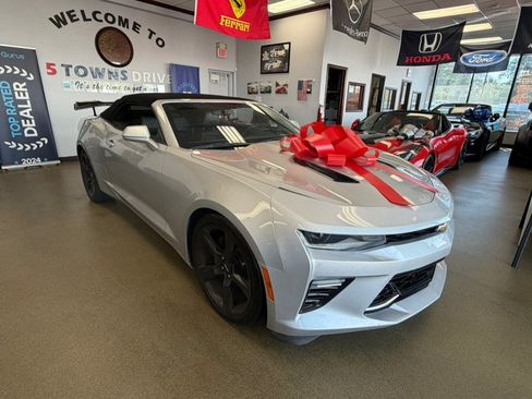 Used 2018 Chevrolet Camaro SS RWD image 42