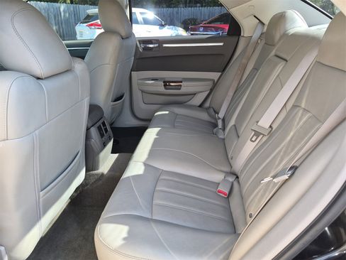 Used 2008 Chrysler 300 C w/ Navigation & Sound Group II image 11