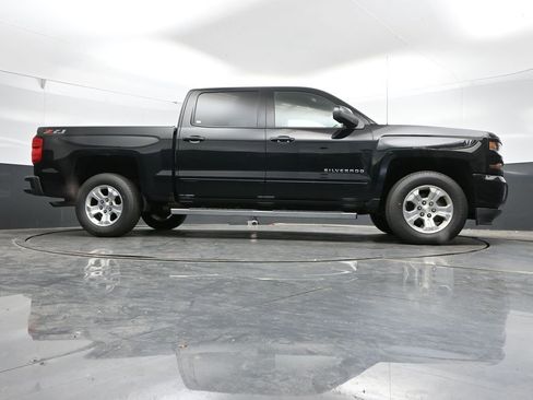 Used 2018 Chevrolet Silverado 1500 LT w/ All Star Edition AWD/4WD image 38