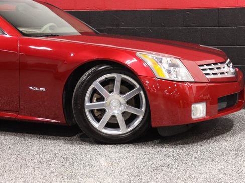 Used 2005 Cadillac XLR RWD image 3