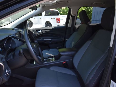 Used 2018 Ford Escape SE w/ SE Sync 3 Package AWD/4WD image 11