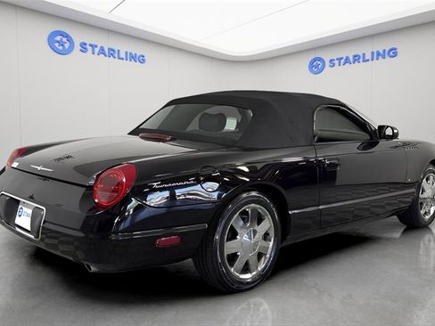 Used 2003 Ford Thunderbird image 39