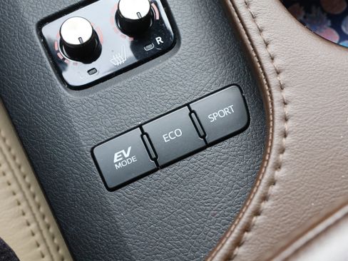 Used 2018 Toyota Avalon XLE Premium image 29