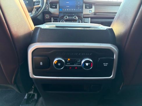 Used 2024 Ford Expedition Limited AWD/4WD image 17