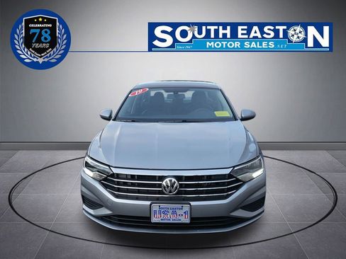 Used 2019 Volkswagen Jetta SE w/ Cold Weather Package image 3
