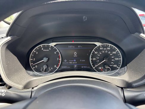 Used 2025 Nissan Altima 2.5 SV FWD image 41
