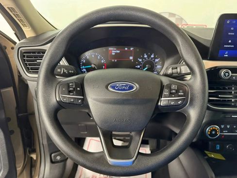 Used 2020 Ford Escape SE image 13