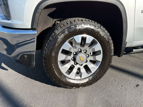 Used 2020 Chevrolet Silverado 2500 LTZ w/ LTZ Premium Package image 9