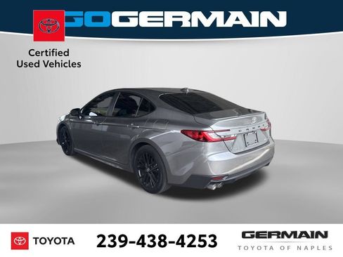 Used 2025 Toyota Camry SE FWD image 3