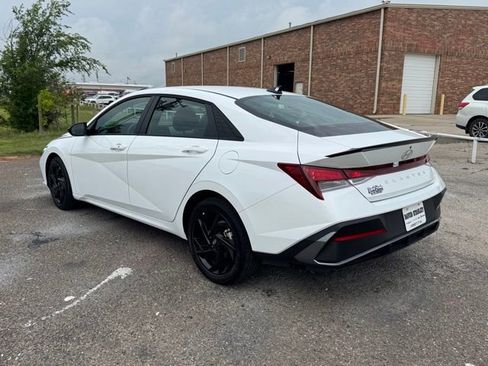 Used 2026 Hyundai Elantra Sport FWD image 4