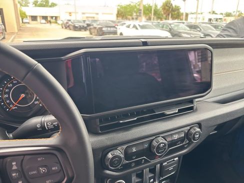 Used 2024 Jeep Wrangler Sport S image 18