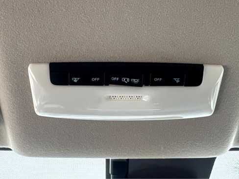 Used 2024 Nissan Versa S w/ S Plus Package image 28