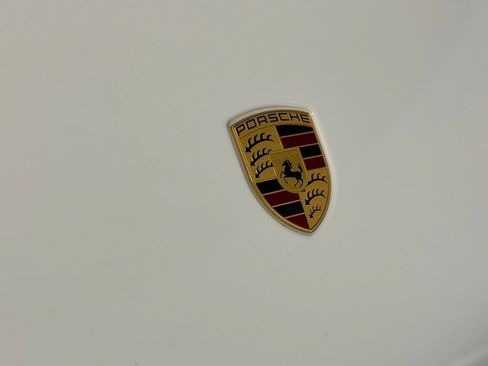 Used 2025 Porsche Macan AWD/4WD image 11
