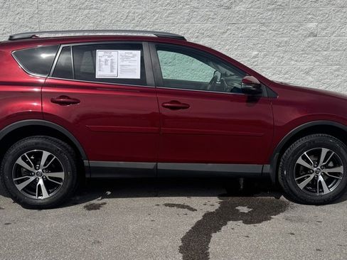 Used 2018 Toyota RAV4 XLE image 3