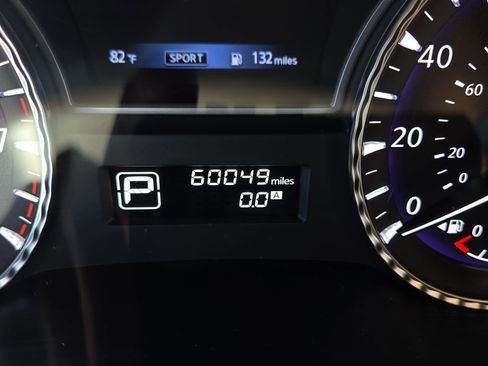 Used 2018 INFINITI QX60 Luxe w/ Deluxe Technology Package image 32