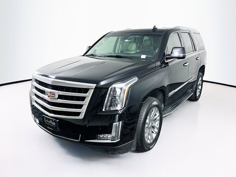 Used 2018 Cadillac Escalade 2WD image 3