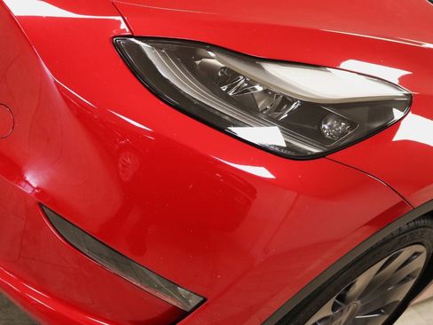 Used 2023 Tesla Model Y Performance image 91