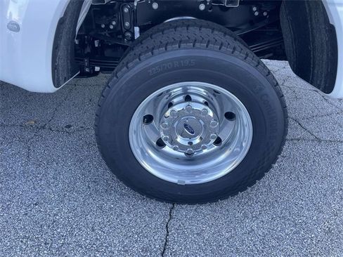 New 2026 Ford F450 Platinum image 21