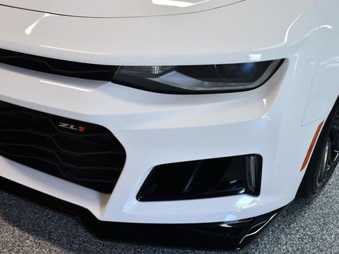 Used 2018 Chevrolet Camaro ZL1 RWD image 10