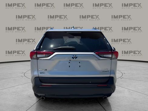 Used 2023 Toyota RAV4 LE AWD/4WD image 4