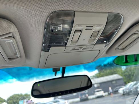 Used 2011 Subaru Outback 3.6R Limited w/ PWR Moonroof Pkg image 33