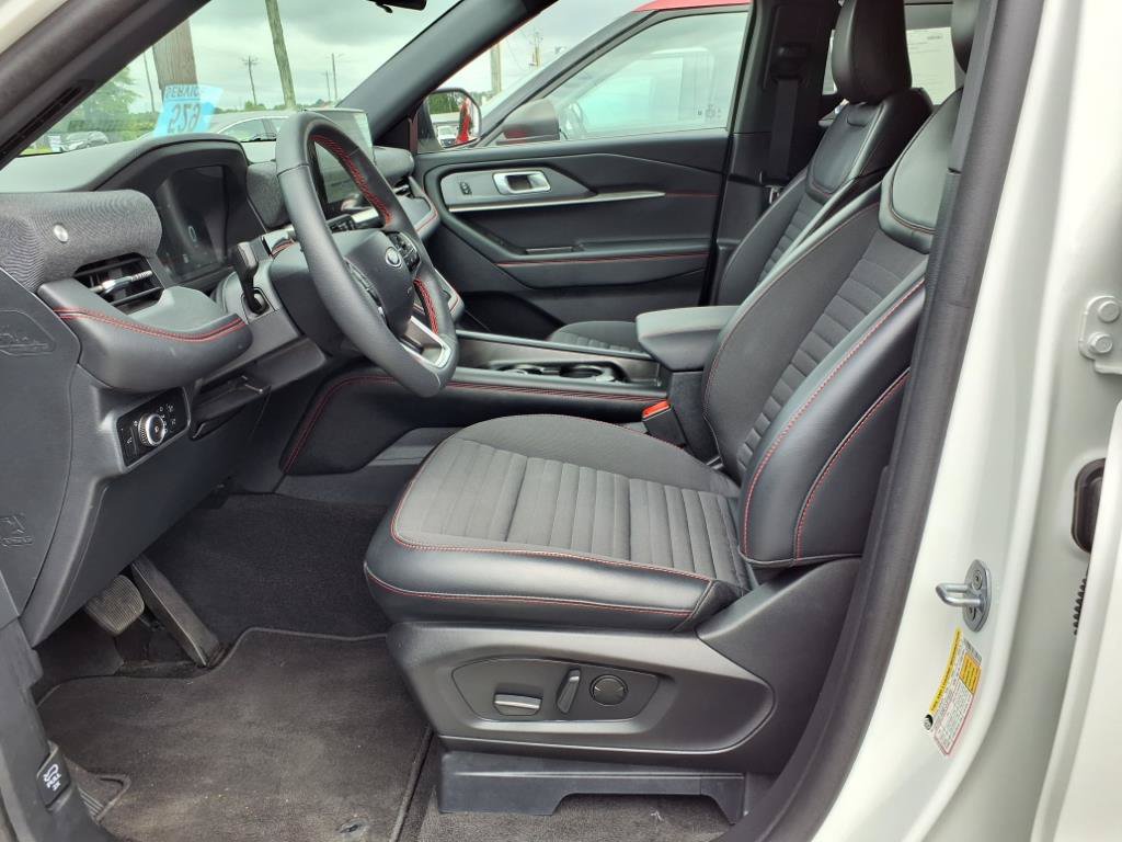 Used 2025 Ford Explorer ST-Line RWD image 8