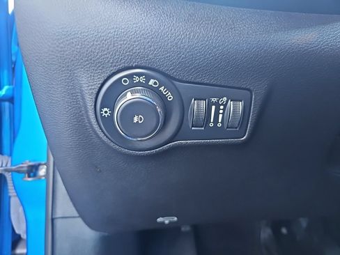 Used 2025 Jeep Compass Trailhawk AWD/4WD image 20