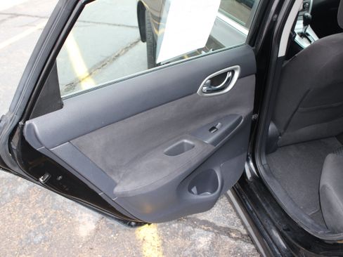 Used 2013 Nissan Sentra SR w/ Driver Pkg FWD image 15