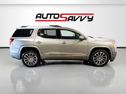 Used 2023 GMC Acadia Denali w/ Denali Technology Package image 8