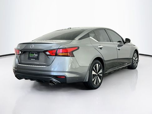 Used 2022 Nissan Altima 2.5 SV w/ SV Premium Package FWD image 9