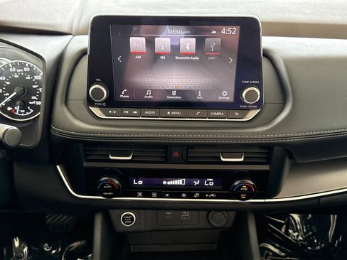 Used 2023 Nissan Rogue SV FWD image 18